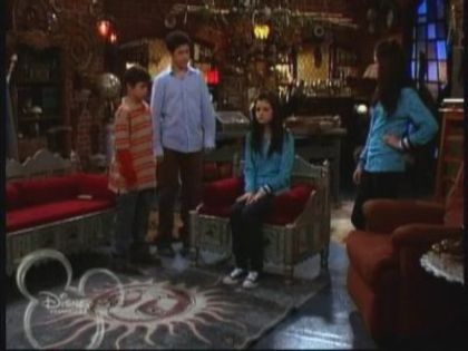 normal_WOWP1x01_wmv_000526466 - Wizards Of Waverly Place - Crazy 10 Minute Sale - Screencaps