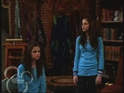normal_WOWP1x01_wmv_000528599 - Wizards Of Waverly Place - Crazy 10 Minute Sale - Screencaps
