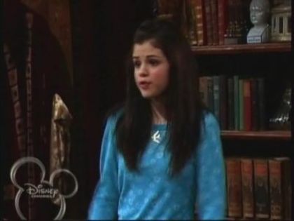 normal_WOWP1x01_wmv_000550332 - Wizards Of Waverly Place - Crazy 10 Minute Sale - Screencaps