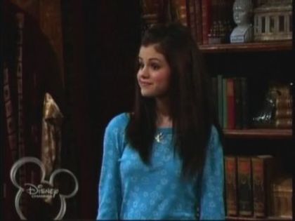 normal_WOWP1x01_wmv_000590932 - Wizards Of Waverly Place - Crazy 10 Minute Sale - Screencaps