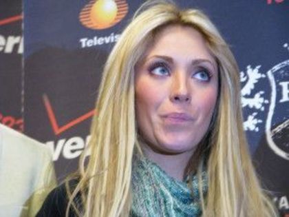 015-1 - Anahi em Coletivas tardes de autografos entrevistas programas de radio e Tv