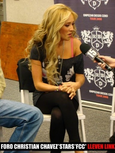normal_004 - Anahi em Coletivas tardes de autografos entrevistas programas de radio e Tv