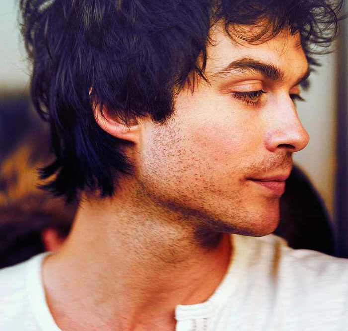 Ian-Somerhalder-ian-somerhalder-22670560-718-683 - Ian Somerhalder - Damon Salvatore