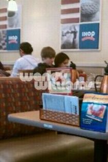 prinsi-in-fapt-justin-bieber-si-selena-gomez-la-intalnire-foto_size3