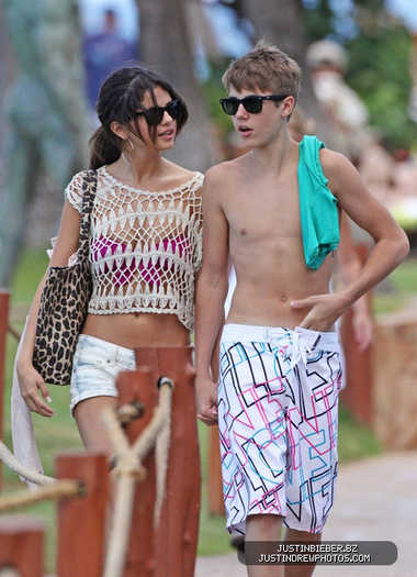 TI4U_u1306708929 - poze cu Justin Bieber si Selena Gomez
