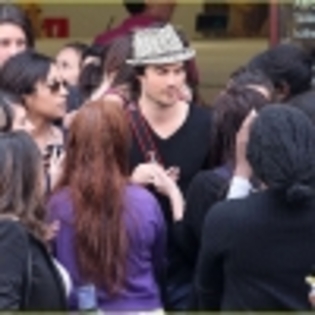 thumbs_ian-somerhalder-nina-dobrev-paris-01 - Nina si Ian in Franta