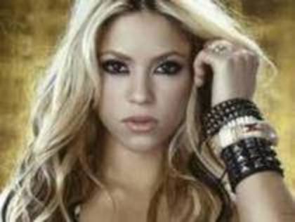 39958657_HCFDATGAE - shakira