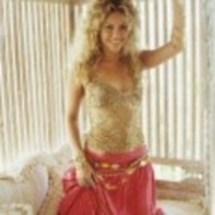 39958713_QMKTIFFLV - shakira