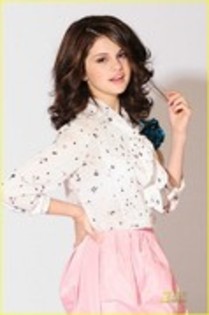 37754422_WCJRGDYRV - selena gomez
