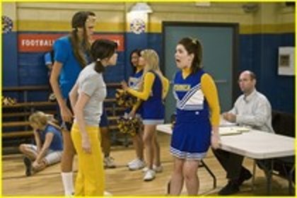 37754360_TJEKWGQNL - selena gomez