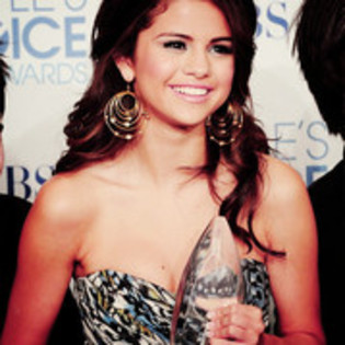28450400_PQQMTGOXO - selena gomez
