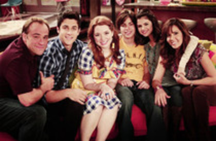 28450427_NWCCATKGF - selena gomez