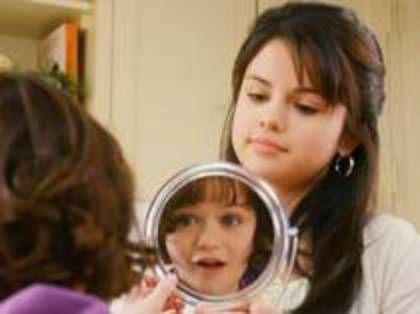 37754173_ILRVIQDYR - selena gomez