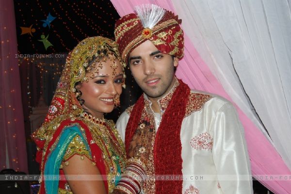 33098-ranvir-rajvansh-looking-gorgeous-in-marriage-outfit - parul chuhan ragni culoarea fericirii 2
