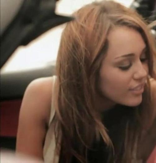 Miley Cyrus (23)