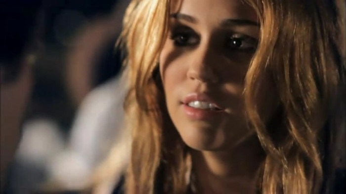 Miley Cyrus (28)
