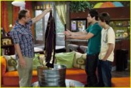 Magicienii din Waverly Place Magicienii din Waverly Place