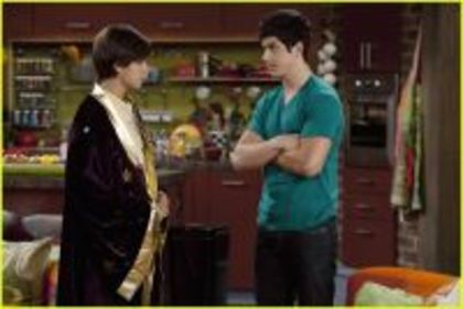 Magicienii din Waverly Place Magicienii din Waverly Place