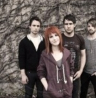 39853659 - trupa paramore