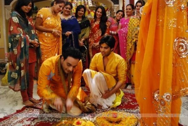 33178-haldi-ceremony-of-ranvir - ragini si ravir se casatoresc