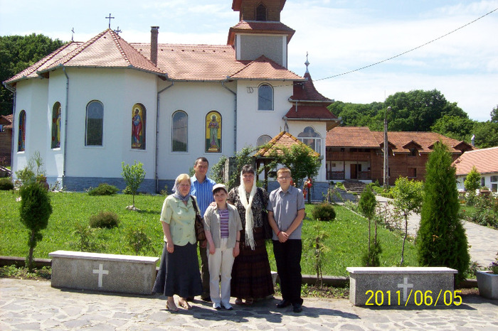 101_9174 - MANASTIREA SF  GHEORGHE  BUNESTI