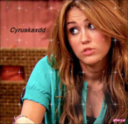 - 0 Miley Cyrus a interpretat piesa Smell Like Teen Spirit de la Nirvana