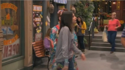 normal_009 - Wizards Of Waverly Place - All About You-Niverse - Screencaps