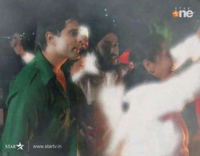 29886048_ALNBWYMSG - xxKaran Singh Grover-Armaanxx
