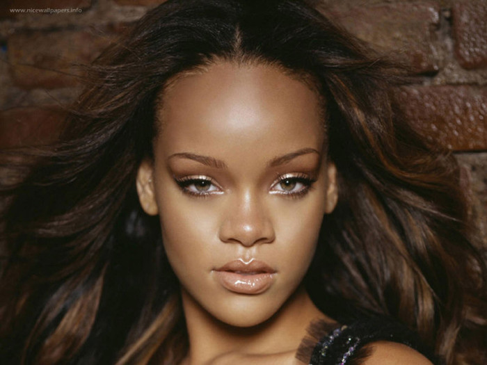 Rihanna-32-9CLR8YKW3S-1024x768 - Rihanna