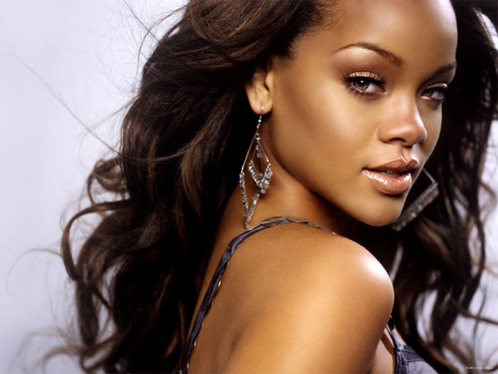 Rihanna-rihanna-fenty-250780_1024_768 - Rihanna