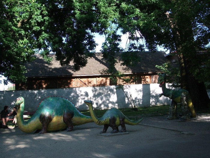 Dinozauri in parcul TG-JIU
