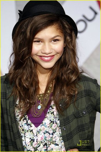 163603_175055812535471_170165893024463_353920_4631570_n - zendaya coleman