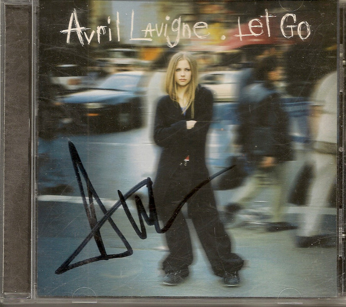 Avril Lavagne - Avril Lavigne autograph