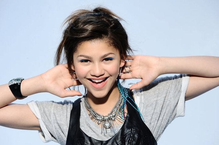 269178_210359409005111_170165893024463_561806_1613317_n - zendaya coleman