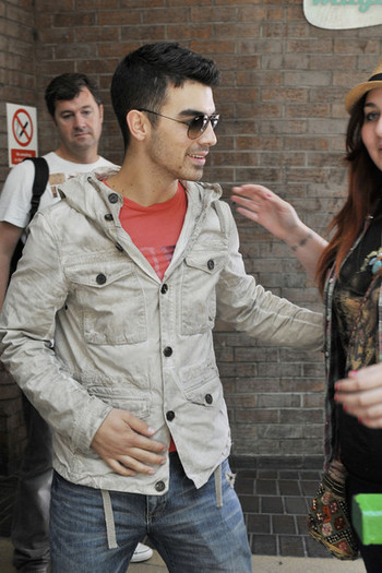 Joe+Jonas+Joe+Jonas+Juice+FM+ep6fO7eLn_6l - Joe Jonas on Juice FM