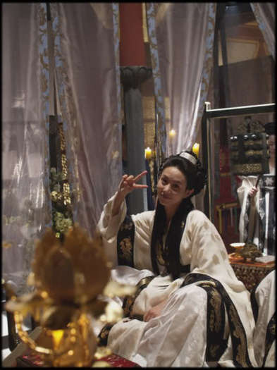 Maiestate,nu putem fi sigure unde sunt!Poate chiar au murit! - Doua printese  Filmul