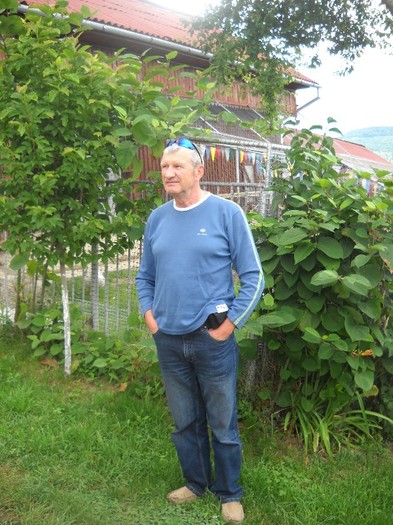 ...............BUNDU. - FERMA LEONTE 2011 VARA