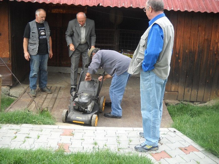 Lucrari de binefacere - FERMA LEONTE 2011 VARA