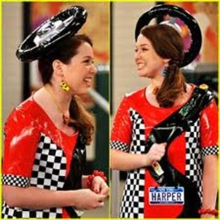 Harper Finkle Costum 1 - Magicienii din Waverly Place