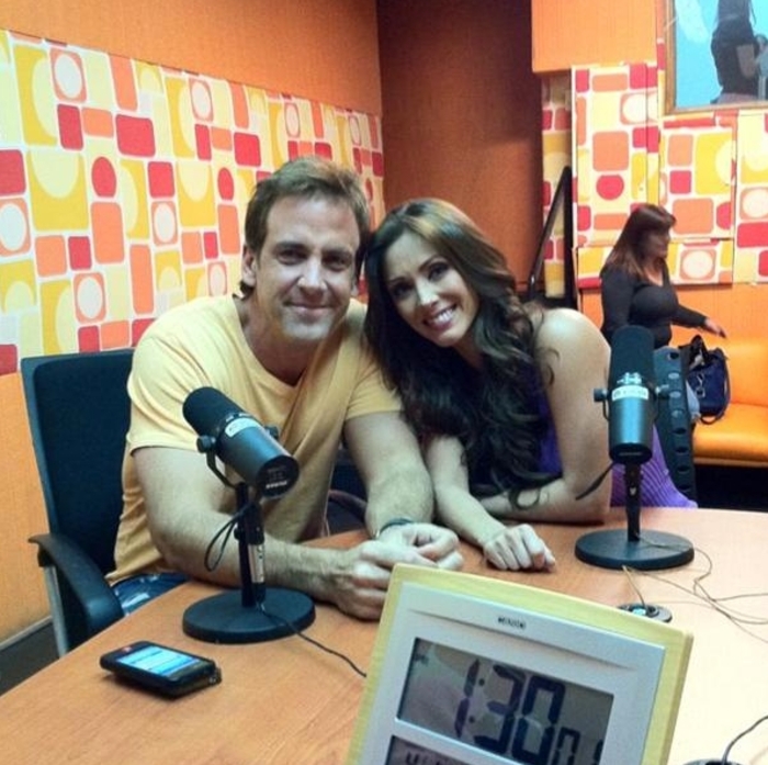 332191630 - Anahi en cabina de Flor Rubio