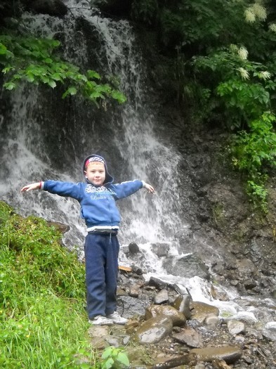 gimnastica la locul de munca - AVENTURA PE PLOAIE