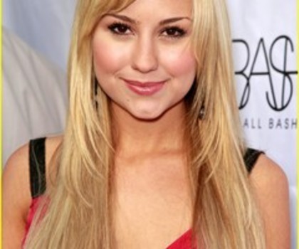 Juss , termina ! Poza e buna . 9 ...