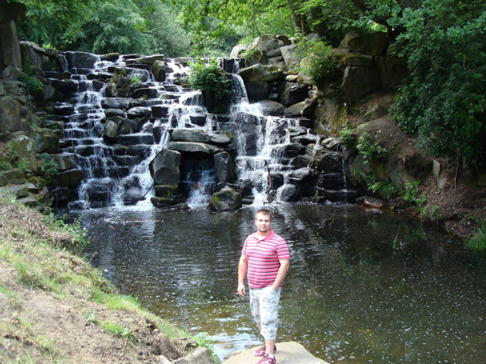 DSC07424 - CASCADA VIRGINIA WATER