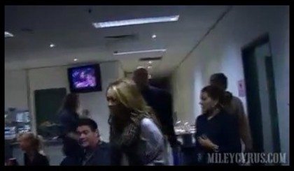 bscap0072 - Miley Wants To see a Kangaroo