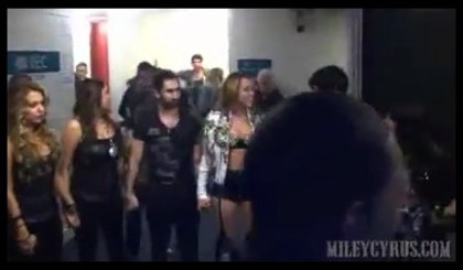 bscap0066 - Miley Backstage at Brisbane