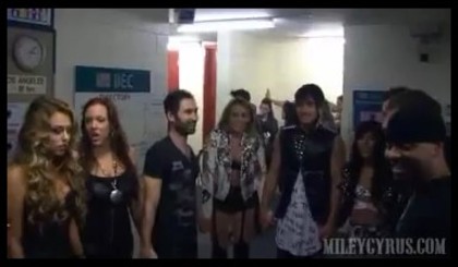 bscap0119 - Miley Backstage at Brisbane