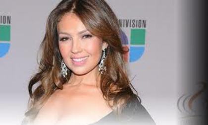 Thalia - Thalia-Premios LO NUESTRO 2010