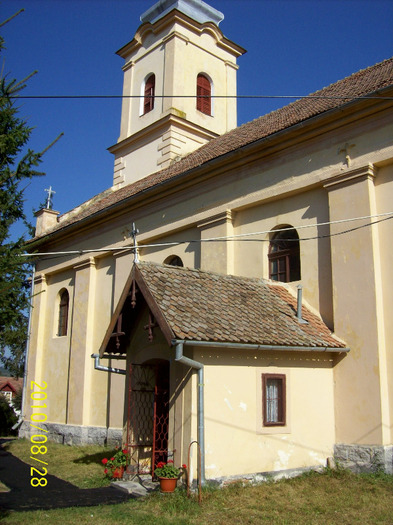 Biserica din Palos inainte de zugravire.............. - Tarnosirea BISERICII din PALOS-ARDEAL 2011