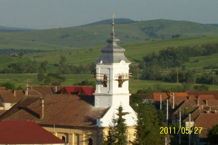 Zugravirea exterioara a turnului biserici in iunie 2011. - Tarnosirea BISERICII din PALOS-ARDEAL 2011