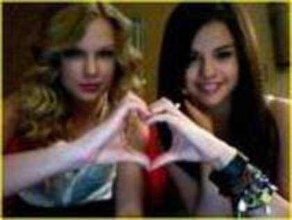 DFAMDFSCJVWMSGOXPCT - Selena Gomez